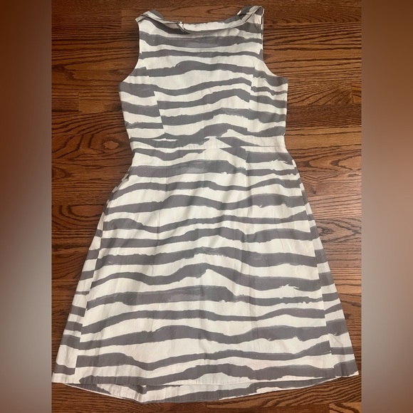 J. Crew Grey and White Asymmetrical Cotton Sundress - Size 8 - Picture 2 of 6